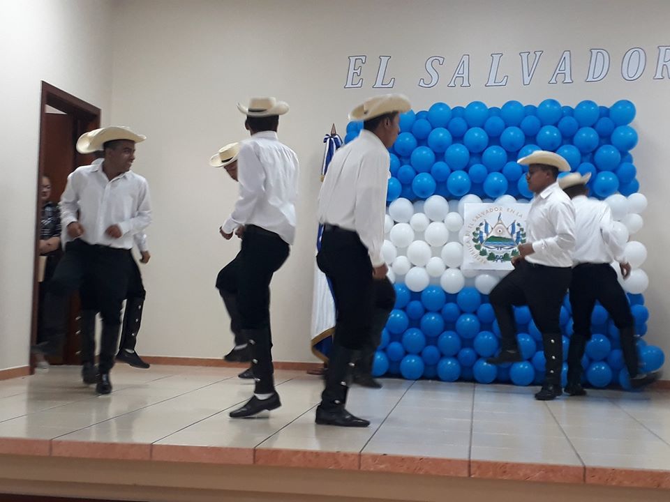 Danzas Folklóricas de El Salvador - Negritos de Cacaopera.